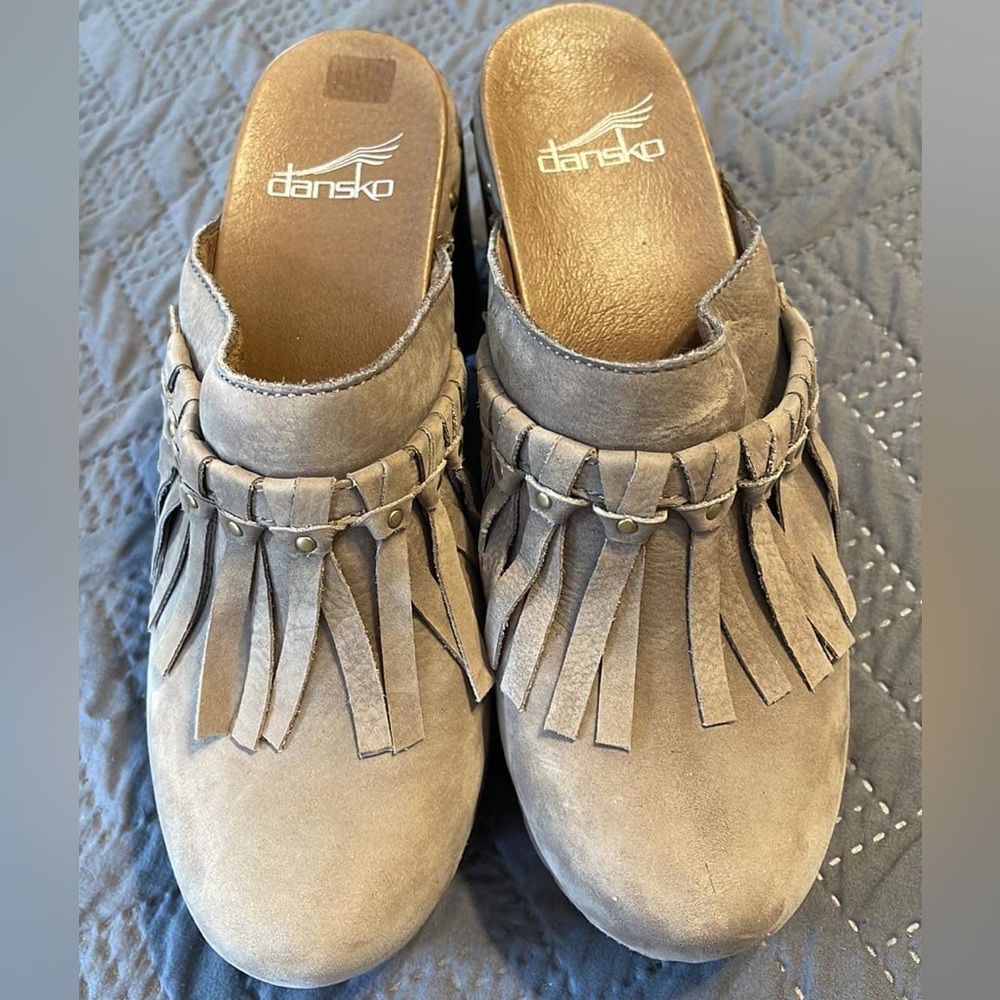 Dansko grey suede clog sz 36 NWOT sz 6